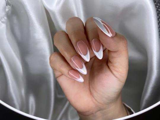 White French Tip Press on Nails